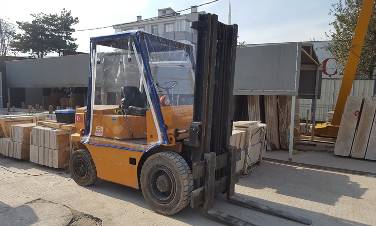 Forklift Brandası